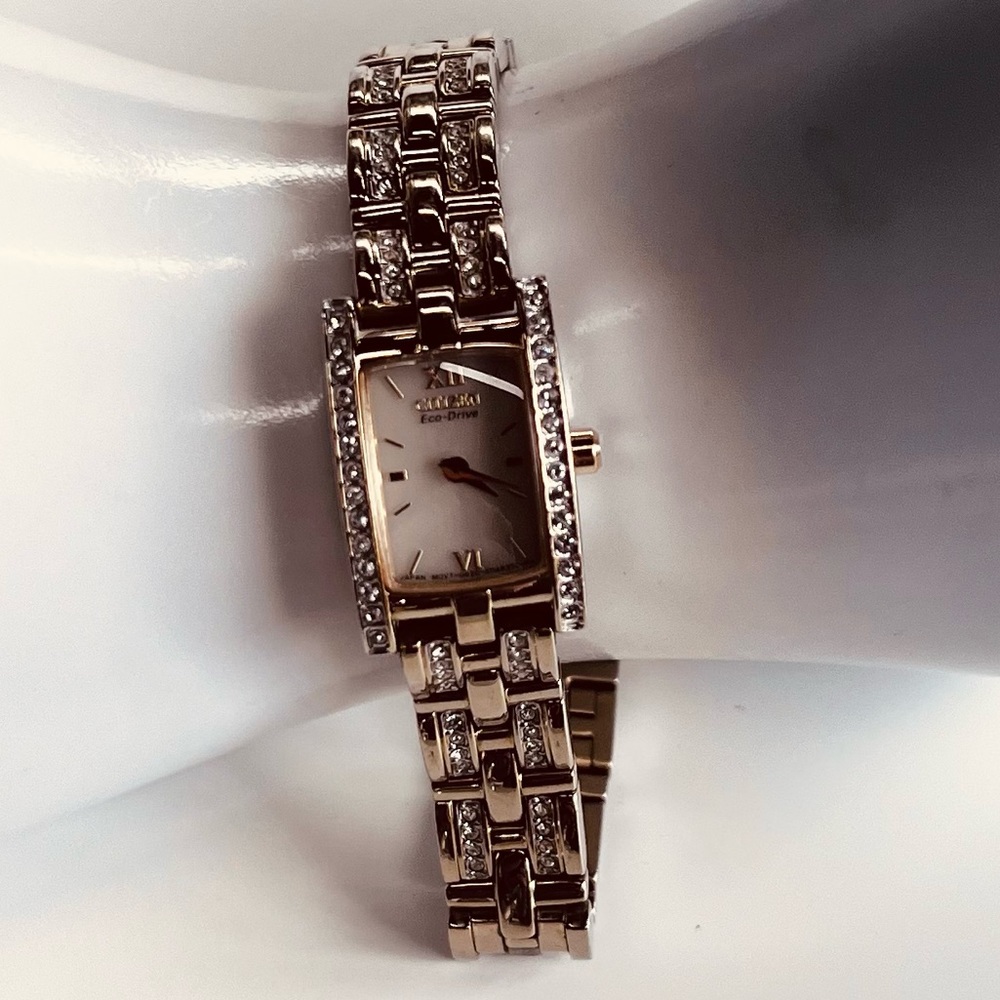 Citizen Eco Drive Gold and Rhinestone watch. Keeping great time. 610261